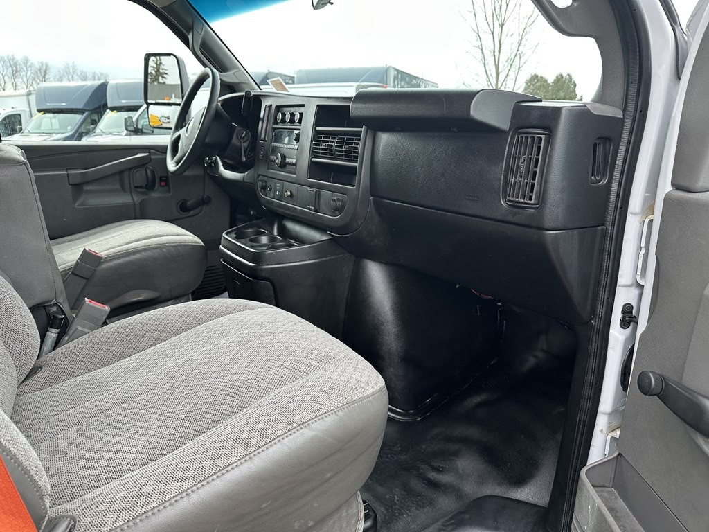 2018 Chevrolet Express Image 8