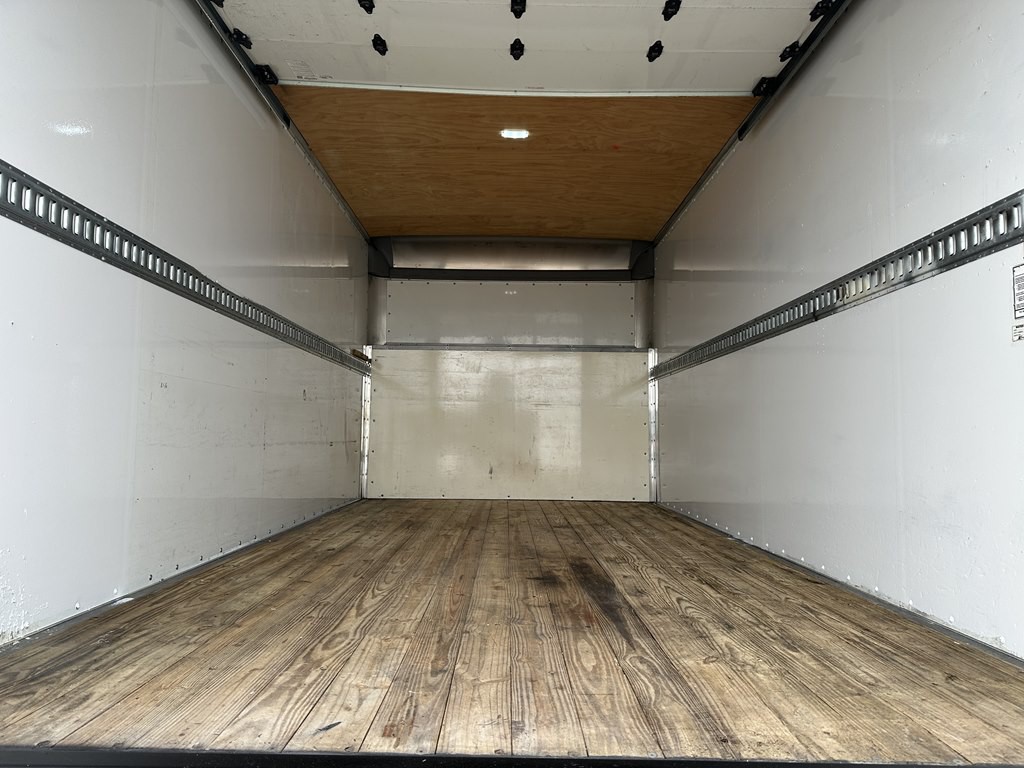 2018 Chevrolet Express Image 10