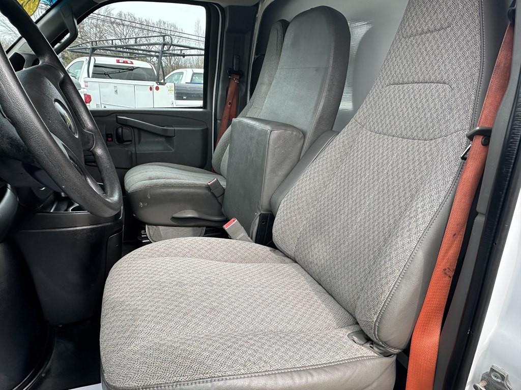 2018 Chevrolet Express Image 12