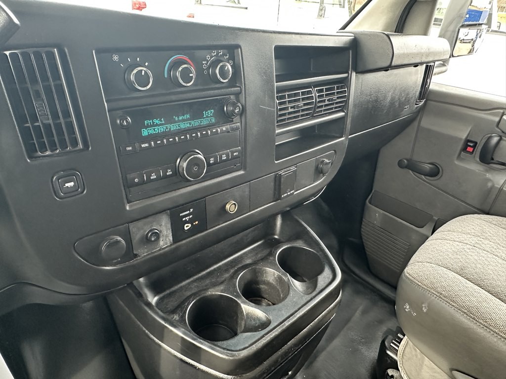2018 Chevrolet Express Image 13