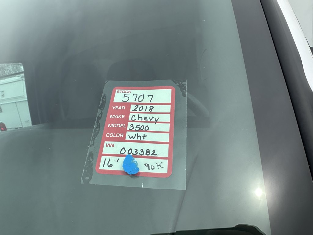 2018 Chevrolet Express Image 18