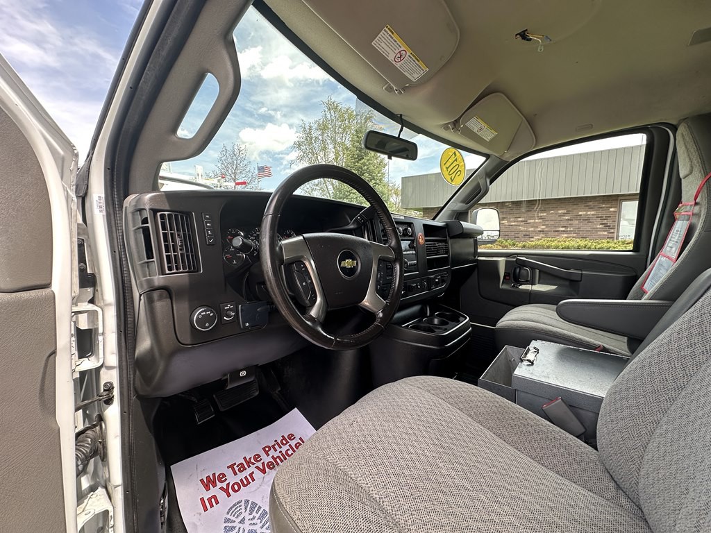 2017 Chevrolet Express Image 12