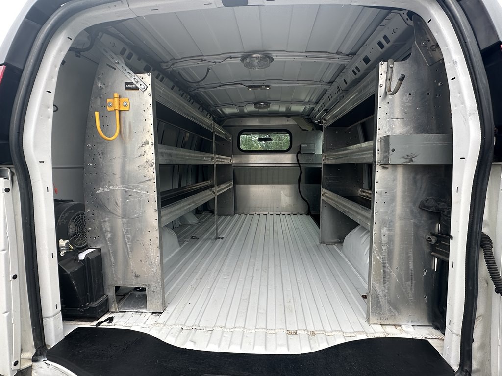 2017 Chevrolet Express Image 19