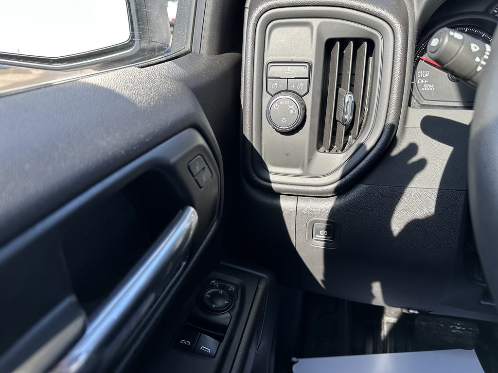 2024 Chevrolet Silverado 1500 Image 9