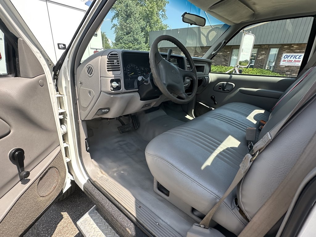 2001 GMC Sierra Image 10