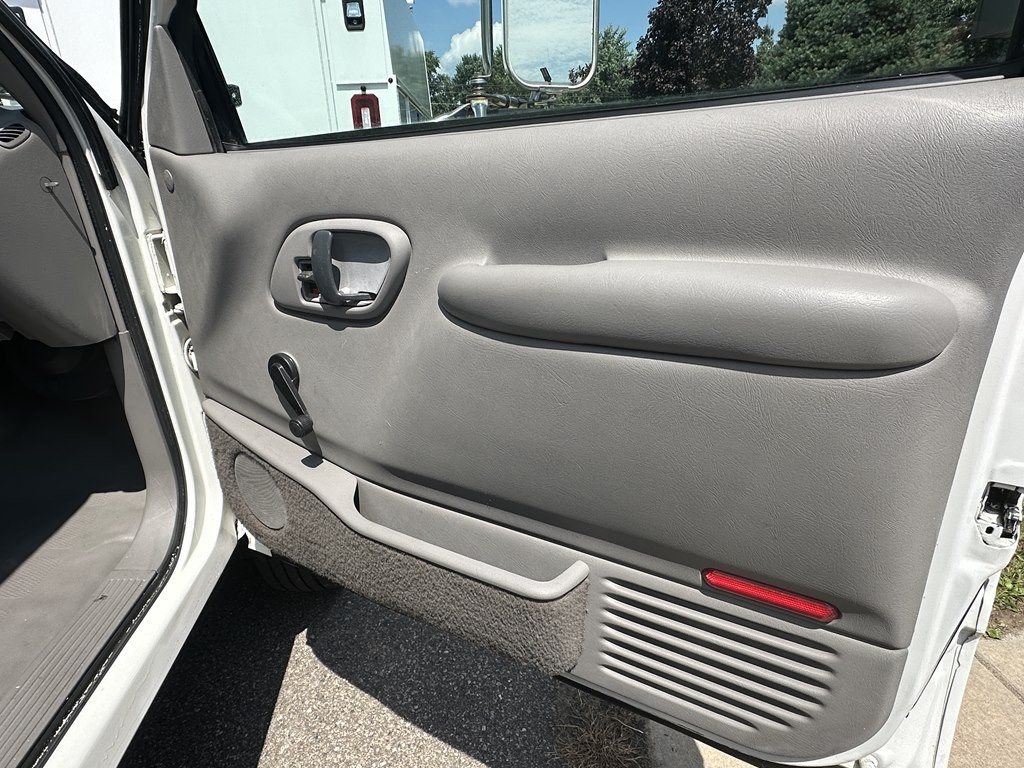 2001 GMC Sierra Image 21