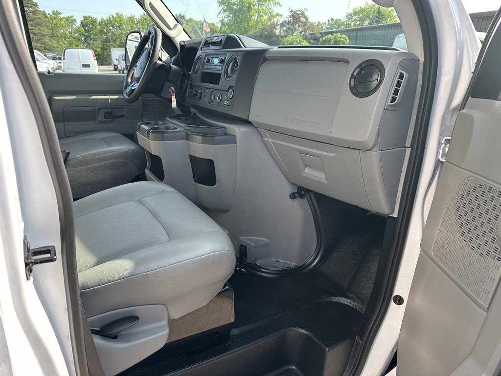 2022 Ford Econoline Image 10