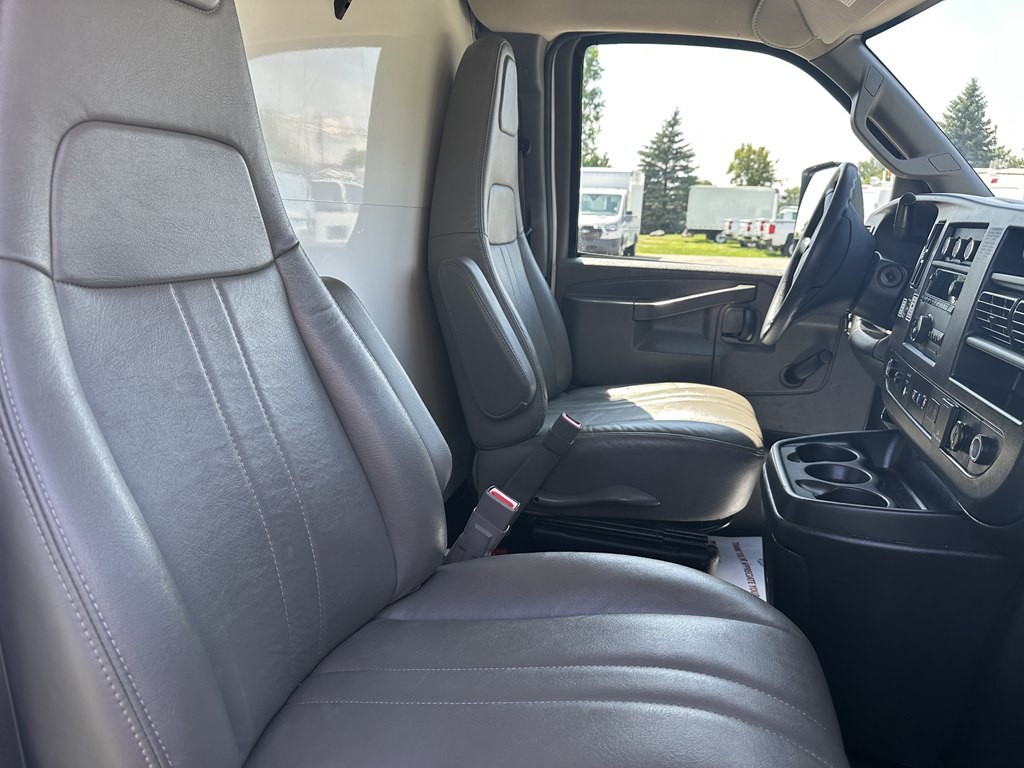 2020 GMC Savana Image 11