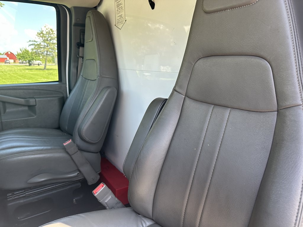 2020 GMC Savana Image 13