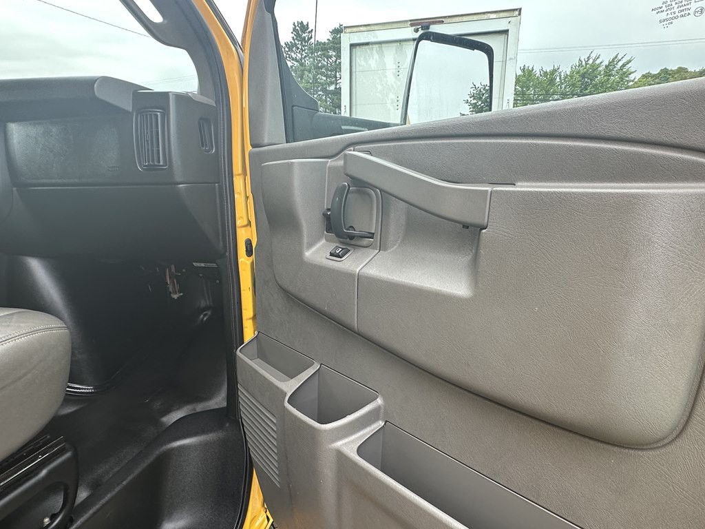 2021 GMC Savana Image 5