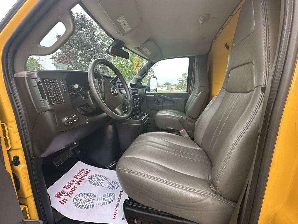 2021 GMC Savana Image 11