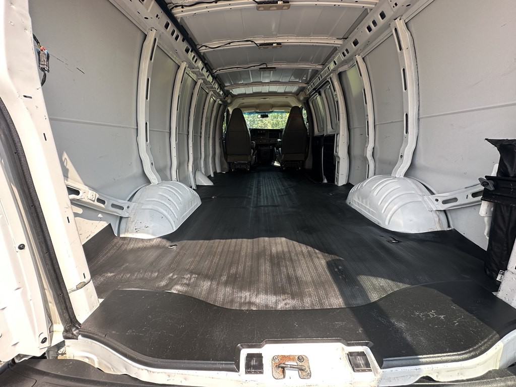 2021 Chevrolet Express Image 12
