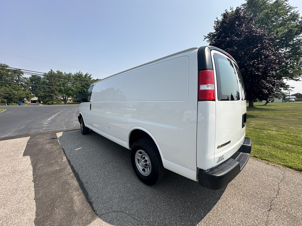 2021 Chevrolet Express Image 13