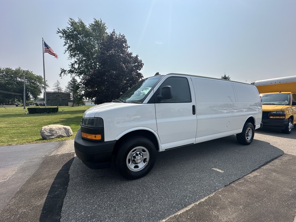 2021 Chevrolet Express Image 21