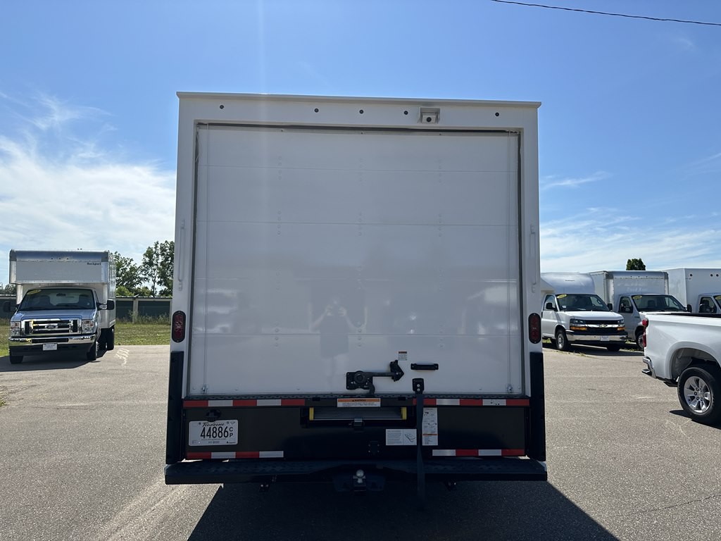 2024 Ford 16 Box Truck Image 1