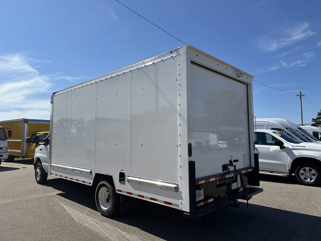 2024 Ford 16 Box Truck Image 7