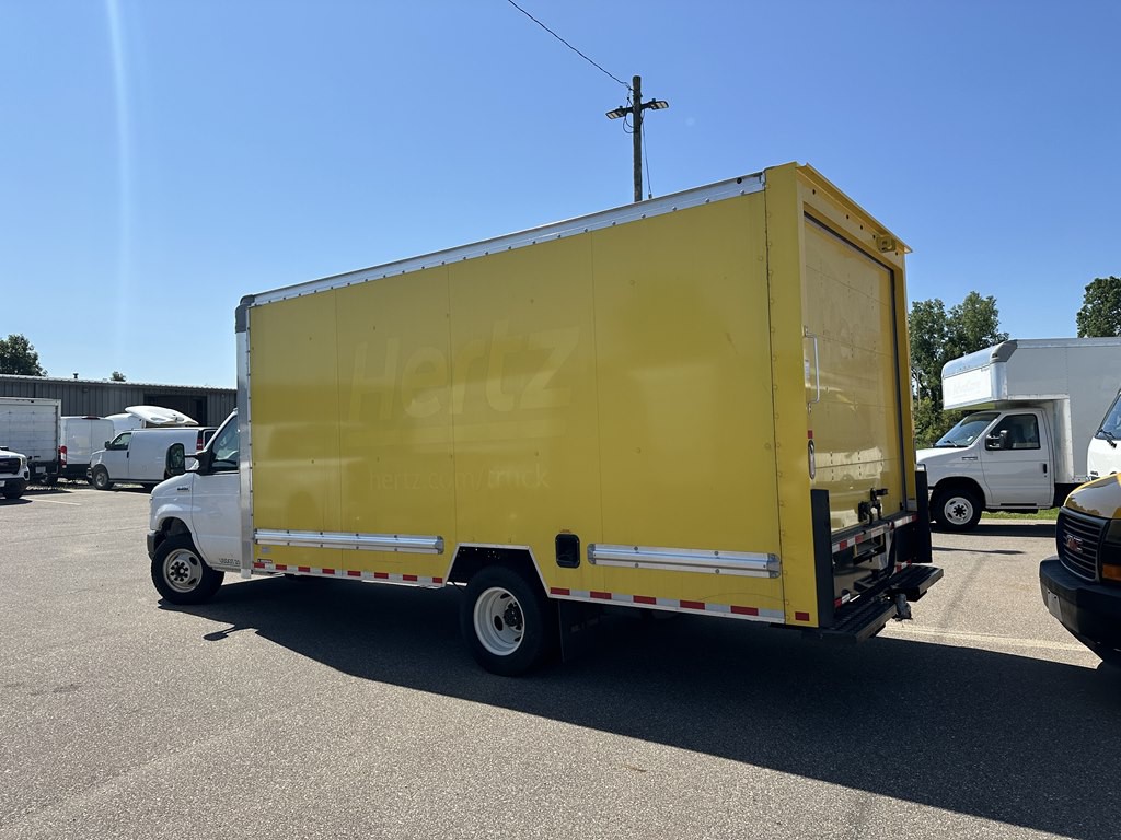2024 Ford 16 Box Truck Image 4