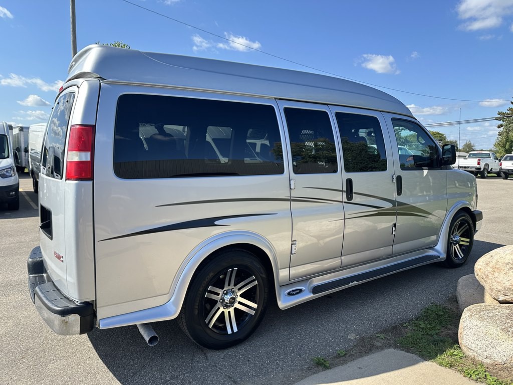 2014 GMC Savana Image 4