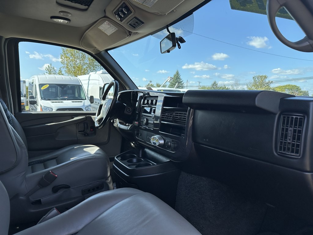 2014 GMC Savana Image 5