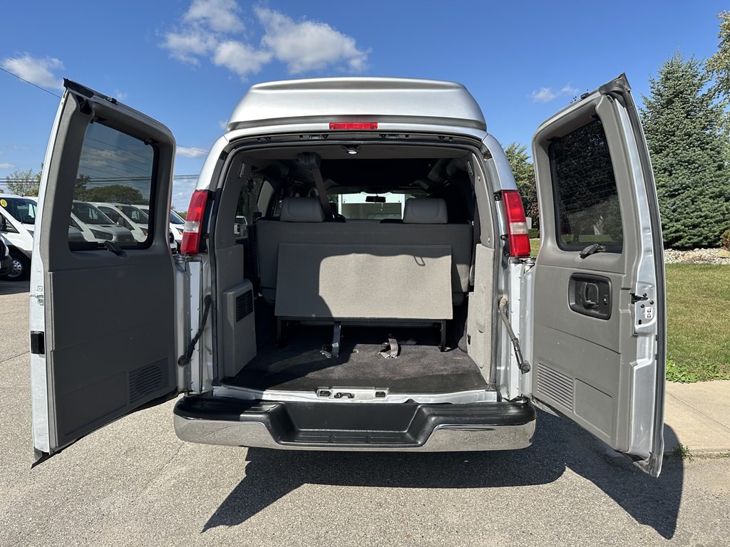 2014 GMC Savana Image 7