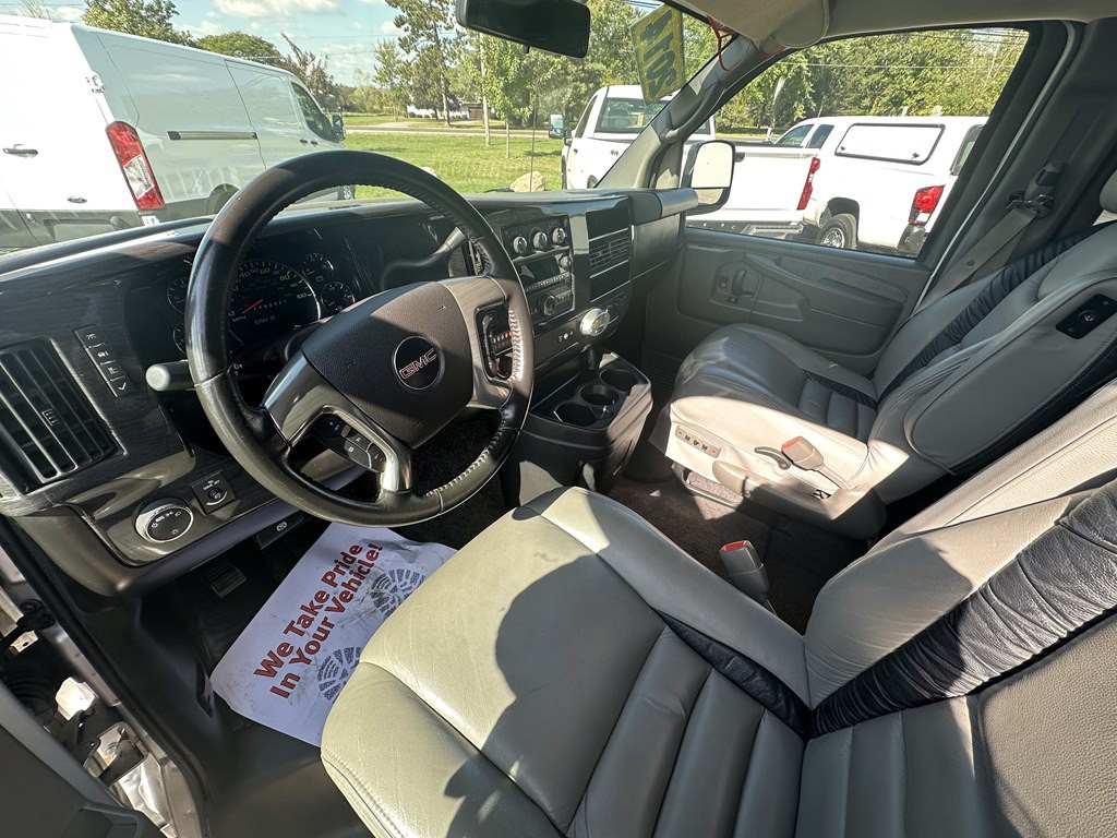 2014 GMC Savana Image 13