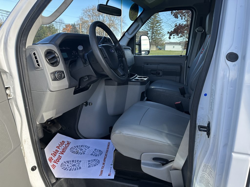 2021 Ford Econoline Image 13