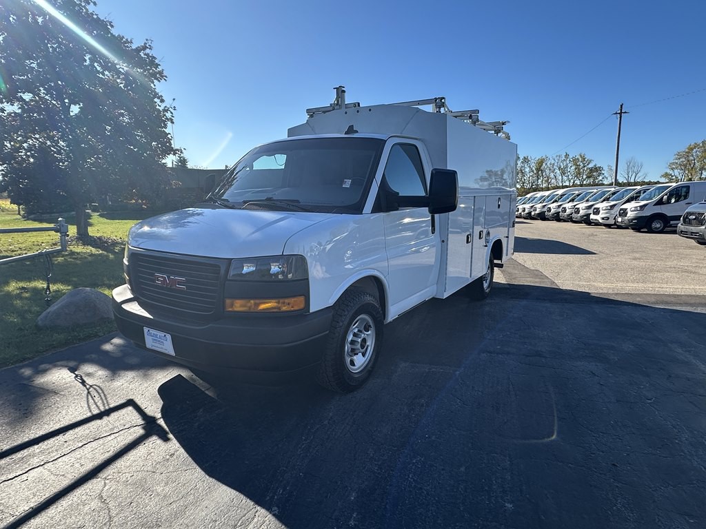 2020 GMC Savana Image 2
