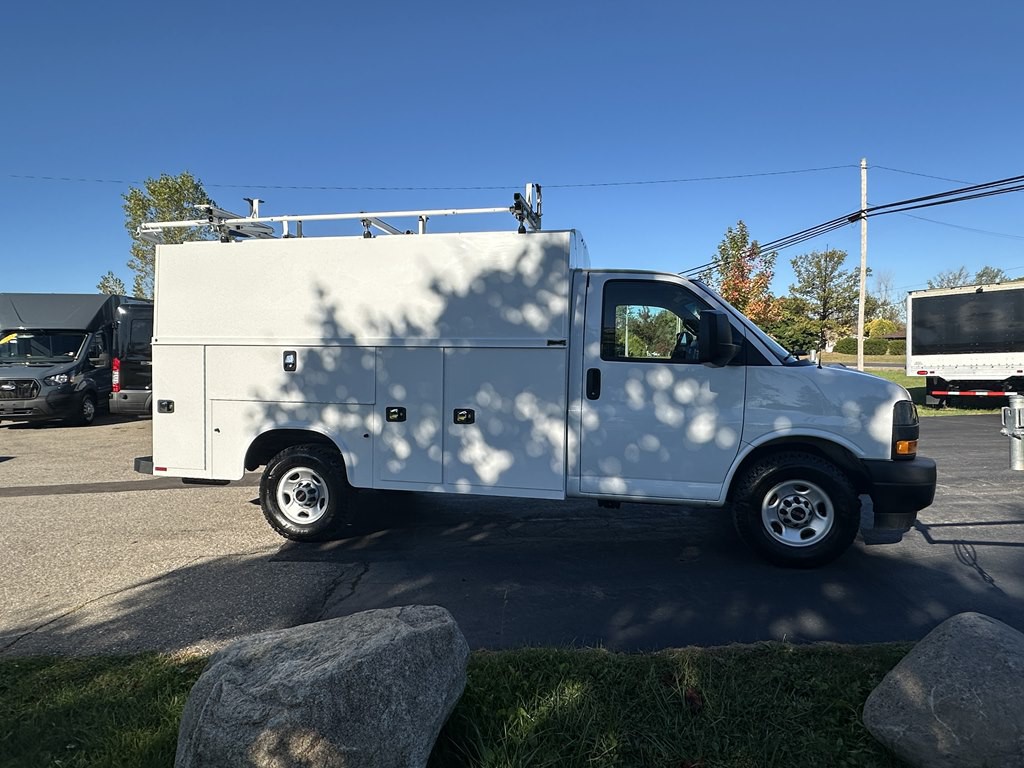 2020 GMC Savana Image 4