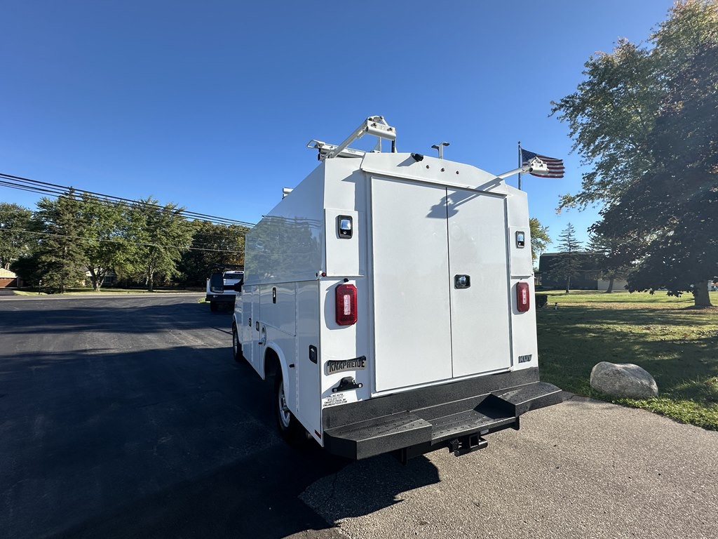 2020 GMC Savana Image 9