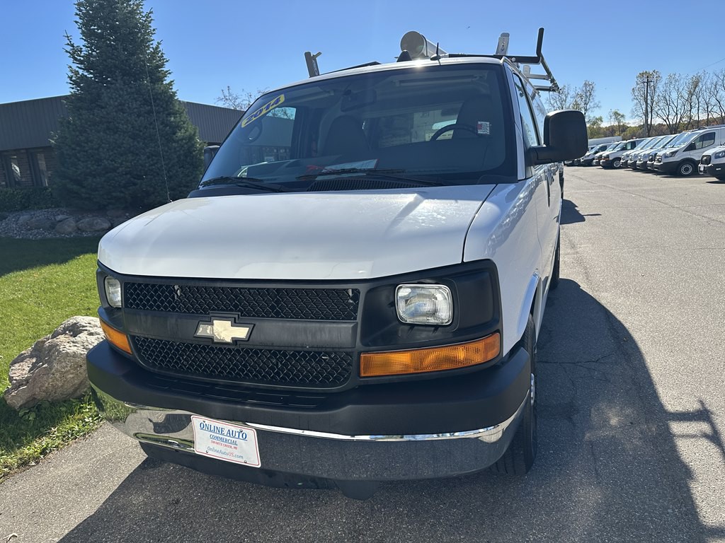 2014 Chevrolet Silverado 2500 Image 2