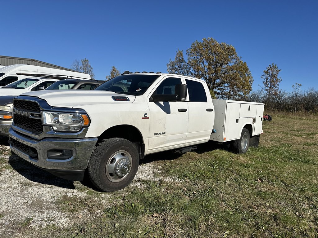 2021 RAM 3500 Image 2