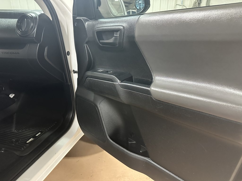 2022 Toyota Tacoma Image 18