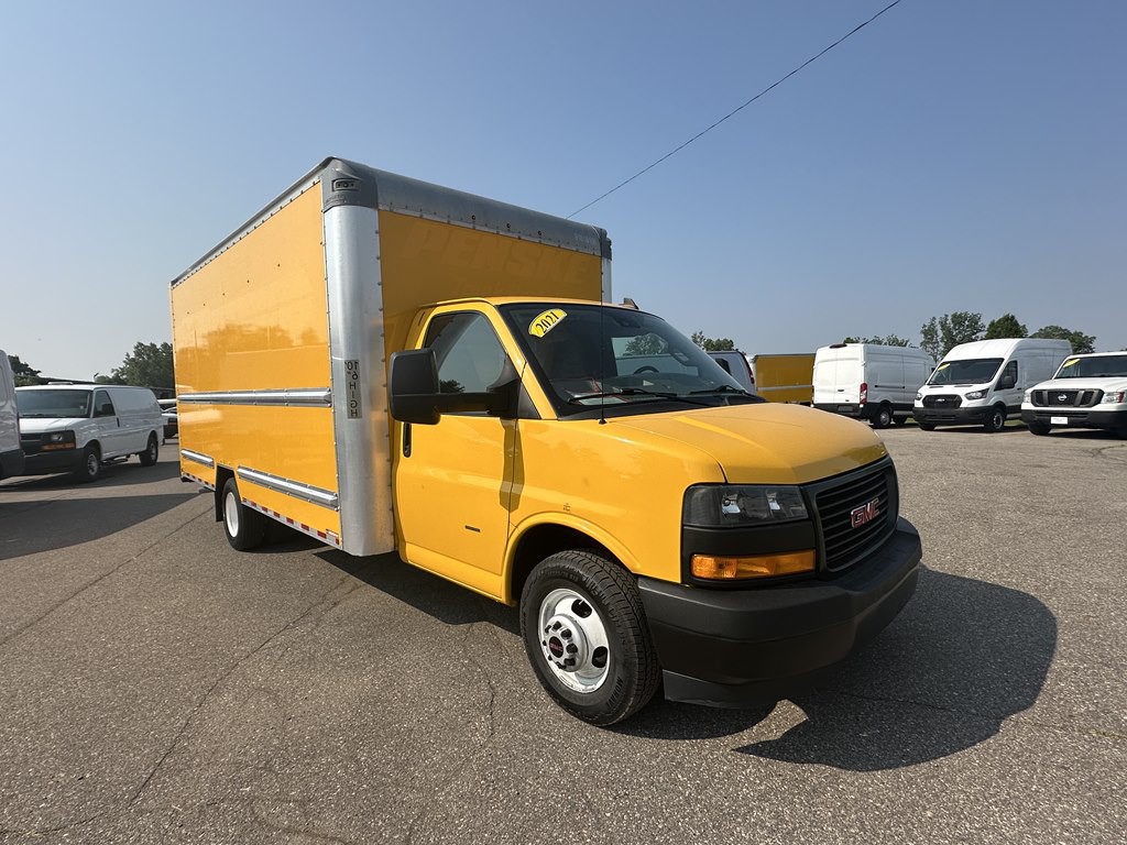 2021 GMC Savana Image 3