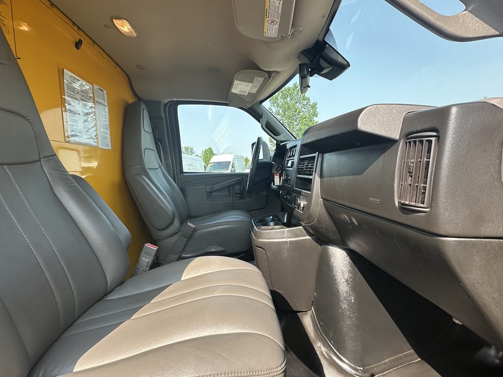 2021 GMC Savana Image 5