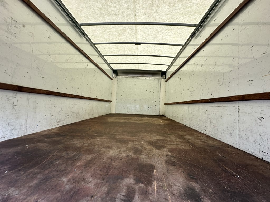 2021 GMC Savana Image 9