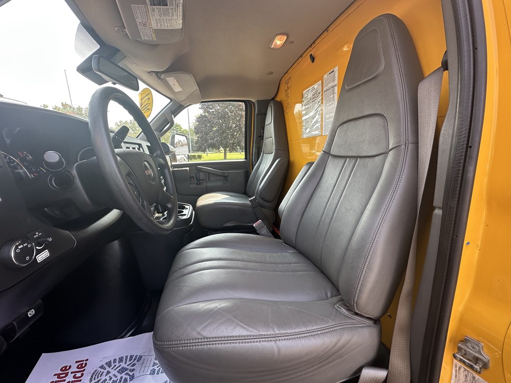 2021 GMC Savana Image 12