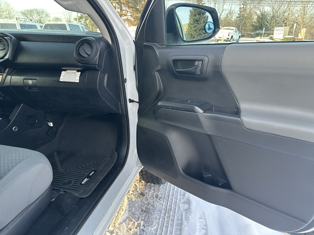 2021 Toyota Tacoma Image 6