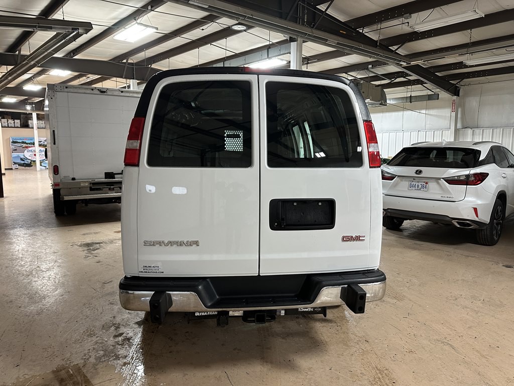2018 GMC Savana Image 3