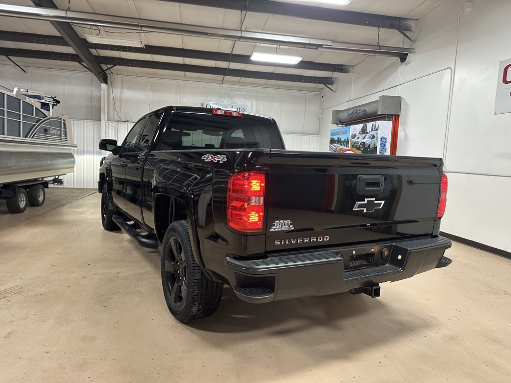 2018 Chevrolet Silverado 1500 Image 2