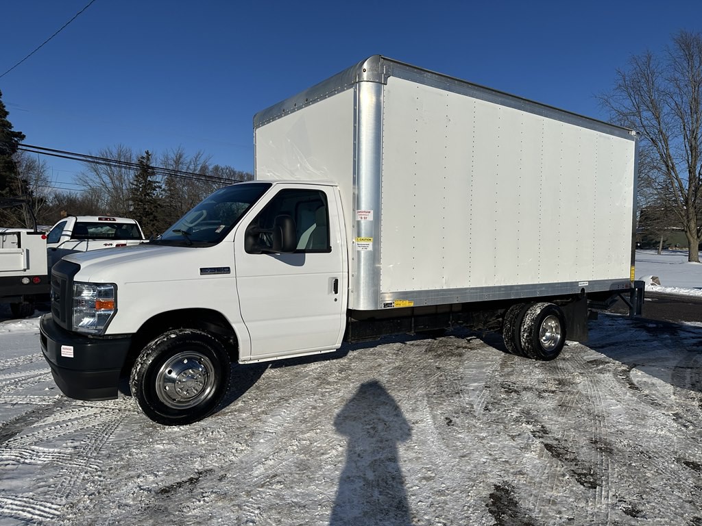 2022 Ford Econoline Image 1