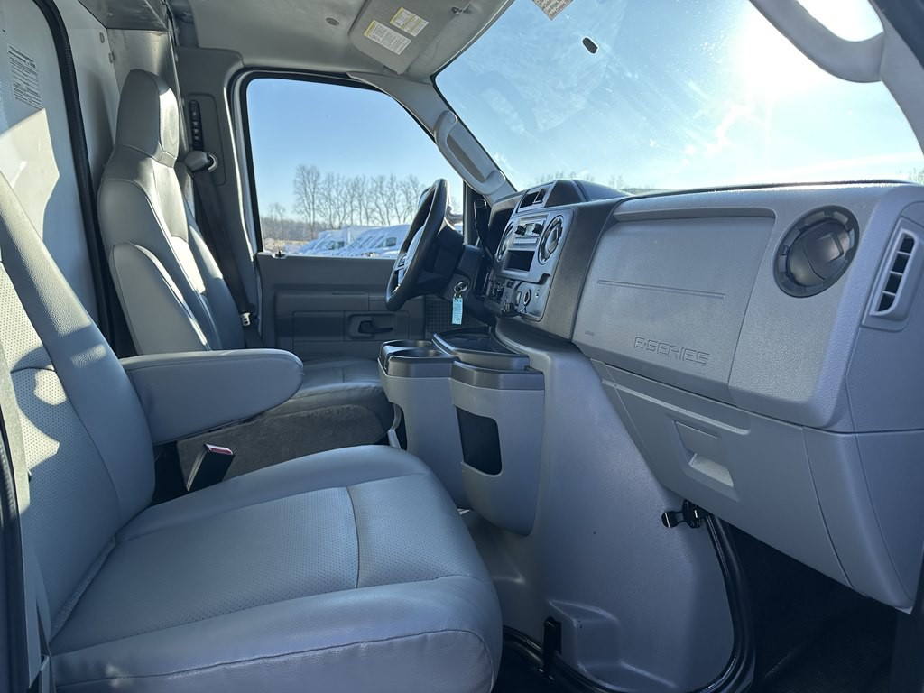 2022 Ford Econoline Image 6