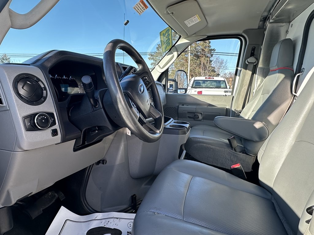 2022 Ford Econoline Image 17