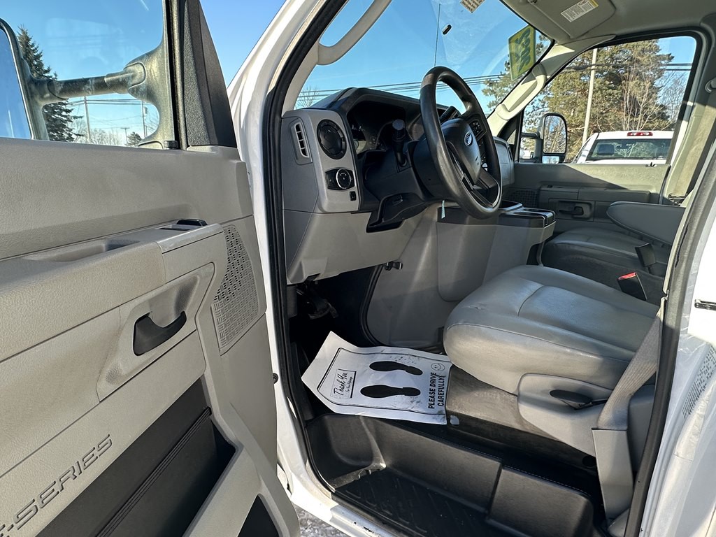 2022 Ford Econoline Image 18
