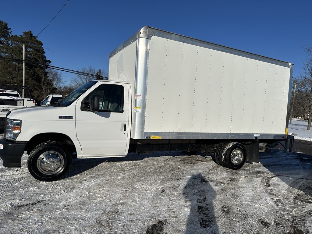2022 Ford Econoline Image 26