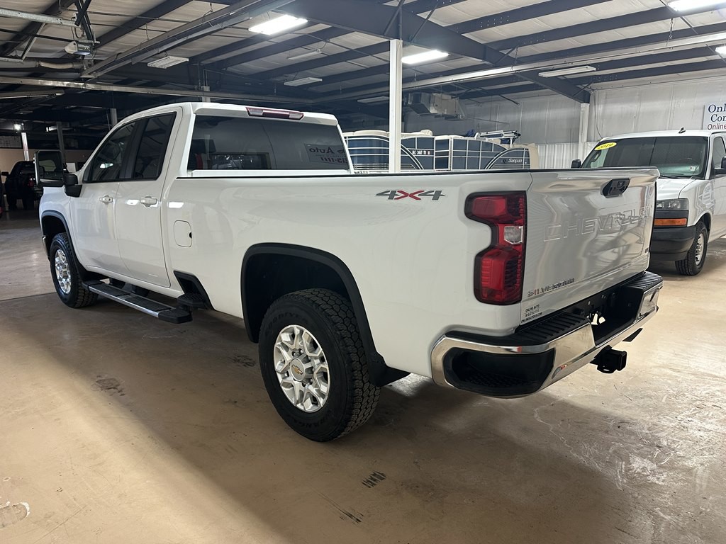 2024 Chevrolet Silverado 1500 Image 3