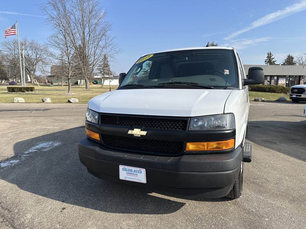2019 Chevrolet Express Image 2