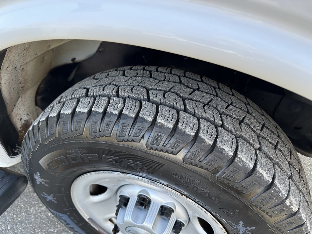 2019 Chevrolet Express Image 4