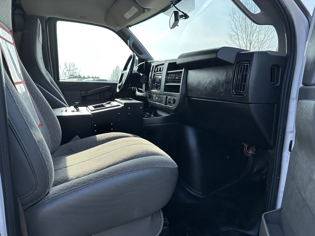 2019 Chevrolet Express Image 5