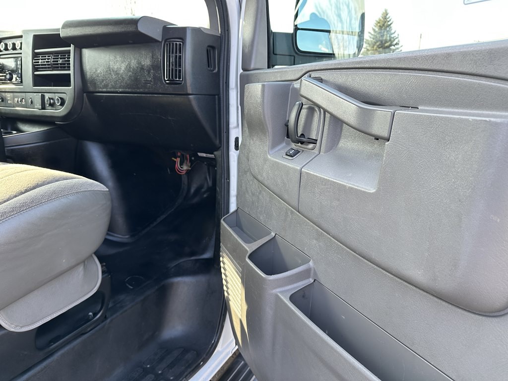 2019 Chevrolet Express Image 6