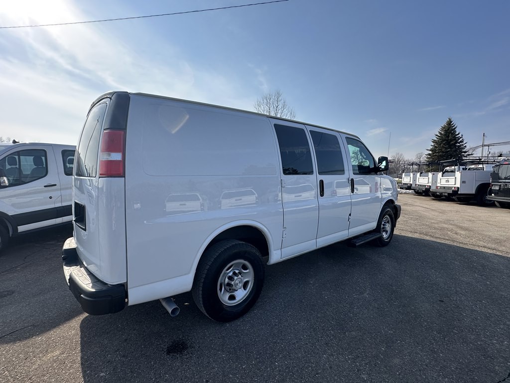 2019 Chevrolet Express Image 9